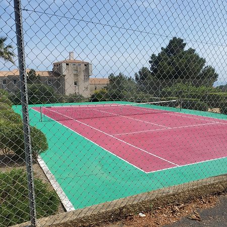 Appt 2 Ou 4 Personnes Avec Piscine, Tennis Et Parking Prive Fleury  Exteriör bild
