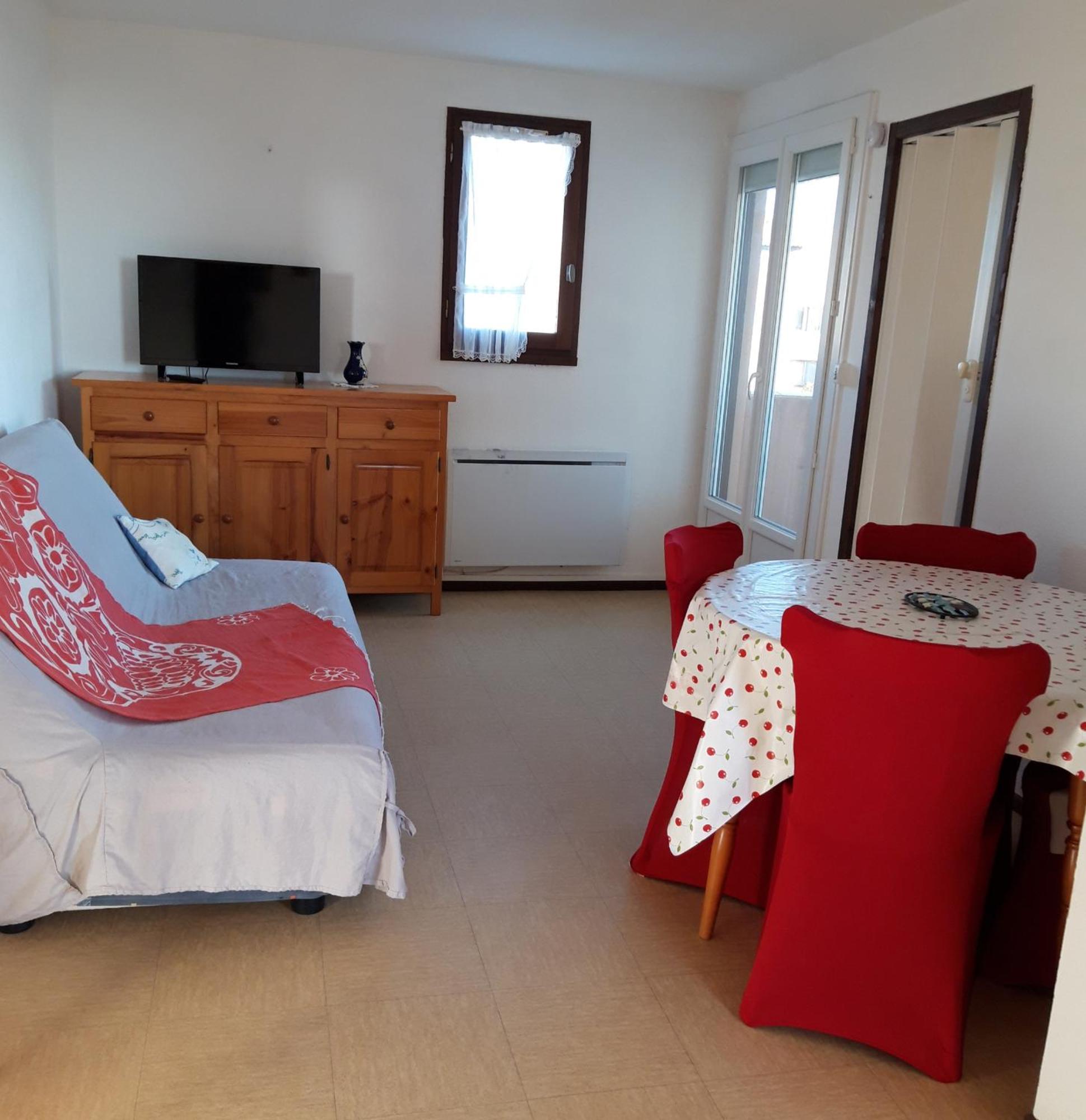 Appt 2 Ou 4 Personnes Avec Piscine, Tennis Et Parking Prive Fleury  Exteriör bild